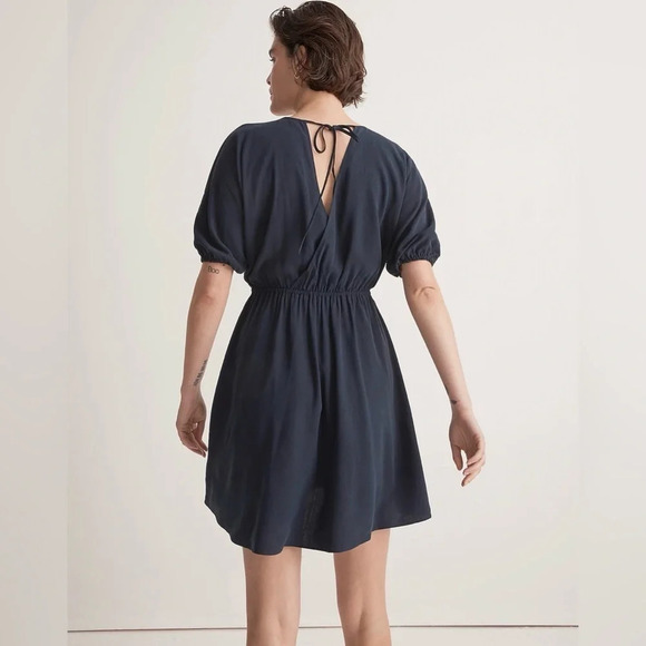 Madewell Cutout-Back Mini Dress 
Size xs
Pit to pit 20” - Picture 2 of 8